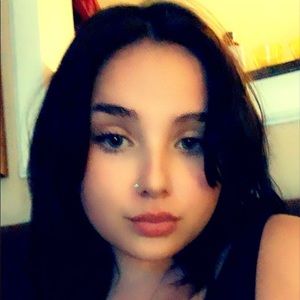 Meet your Posher, Ellie